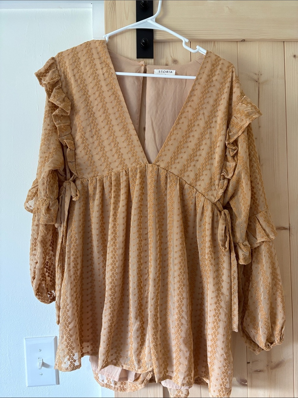 Storia Tan Ruffle V-Neck Peasant Tunic